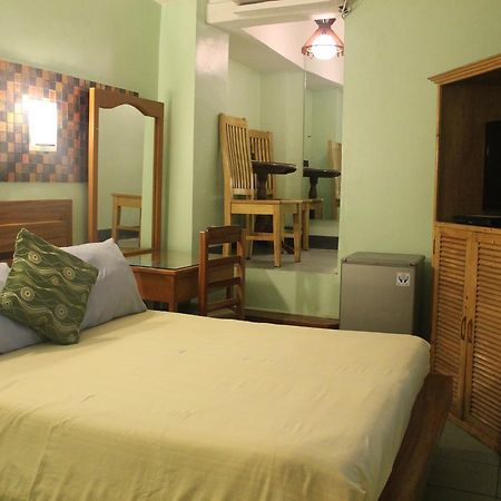Saint Illian'S Inn Makati Makati City Dış mekan fotoğraf
